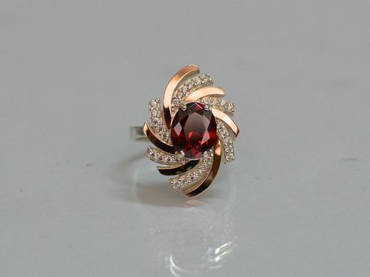 Серебряное кольцо с золотыми вставками 156к 15