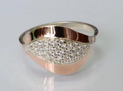 Серебряное кольцо с золотыми вставками и фианитами 084к 22
