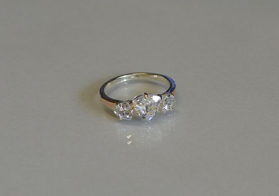 Кільце срібне з золотими накладками 088к 15.5