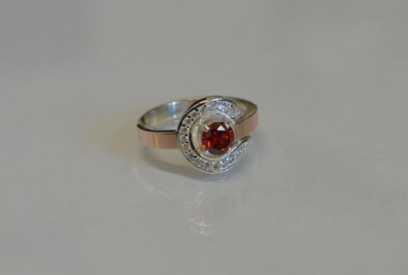 Серебряное кольцо с золотыми накладками 003к 15
