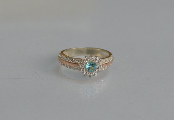 Серебряное кольцо с золотыми вставками 175к 15