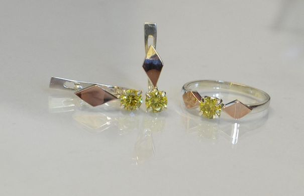 Серебряный набор украшений с пластинами из золота 044 15