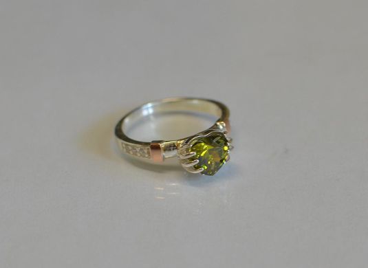 Кольцо Сердце в руках 102к 15