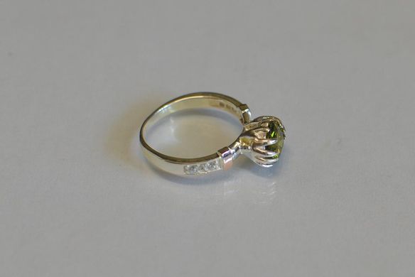 Кольцо Сердце в руках 102к 15