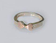 Серебряное кольцо с пластинами золота 202к 22