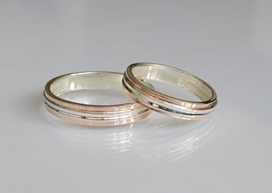 Обручальное кольцо из серебра с золотом Обр40 23