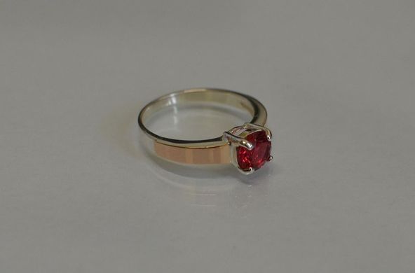 Серебряное кольцо с золотыми вставками 007к 17.5