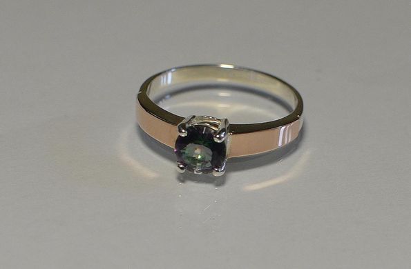 Серебряное кольцо с золотыми вставками 007к 17.5