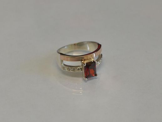 Серебряное кольцо с накладками из золота 028к 19.5