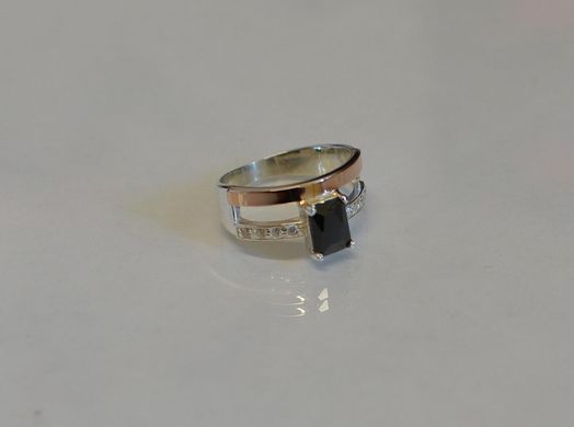 Серебряное кольцо с накладками из золота 028к 19.5