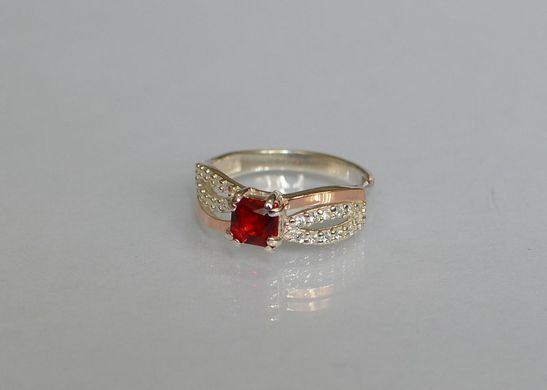 Серебряное кольцо с золотыми вставками 136к 15