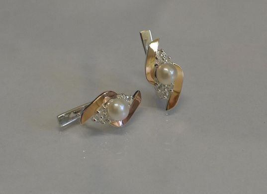 Сережки срібні з перлинами 106с