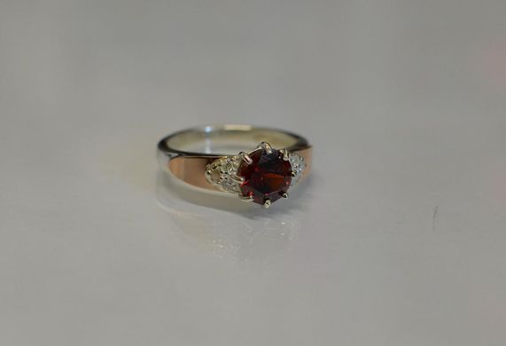 Серебряное кольцо с золотыми вставками 124к 15